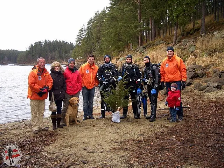 Christbaumversenken im Ottensteiner Stausee